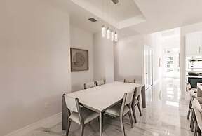 Exquisite Vanderbilt Beach Luxury Getaway