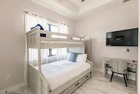 Exquisite Vanderbilt Beach Luxury Getaway