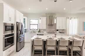 Exquisite Vanderbilt Beach Luxury Getaway