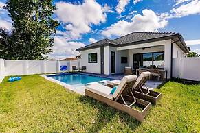 Exquisite Vanderbilt Beach Luxury Getaway