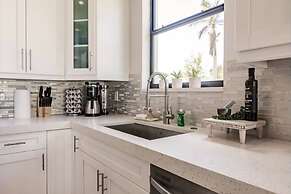 Exquisite Vanderbilt Beach Luxury Getaway