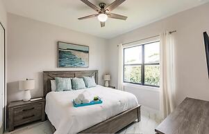 Exquisite Vanderbilt Beach Luxury Getaway