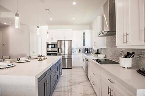 Exquisite Vanderbilt Beach Luxury Getaway