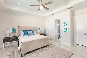 Exquisite Vanderbilt Beach Luxury Getaway