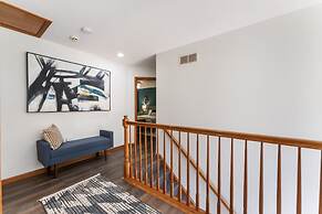 Charming Poconos Retreat With hot tub Fireplace