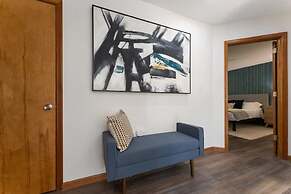 Charming Poconos Retreat With hot tub Fireplace