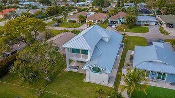 Stunning Vanderbilt Beach House With Heated Pool