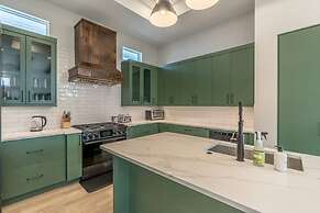 Stunning Vanderbilt Beach House With Heated Pool