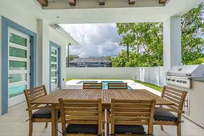 Stunning Vanderbilt Beach House With Heated Pool