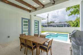 Stunning Vanderbilt Beach House With Heated Pool