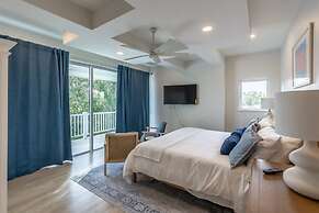 Stunning Vanderbilt Beach House With Heated Pool