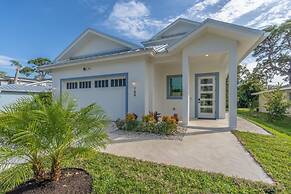 Stunning Vanderbilt Beach House With Heated Pool