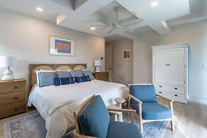 Stunning Vanderbilt Beach House With Heated Pool