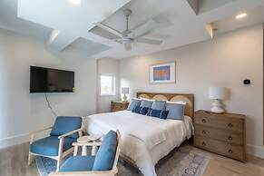 Stunning Vanderbilt Beach House With Heated Pool