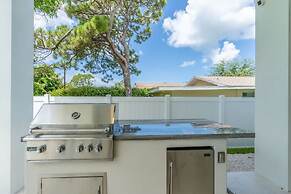 Stunning Vanderbilt Beach House With Heated Pool