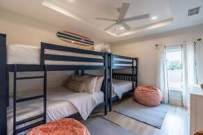 Stunning Vanderbilt Beach House With Heated Pool