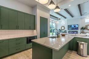 Stunning Vanderbilt Beach House With Heated Pool