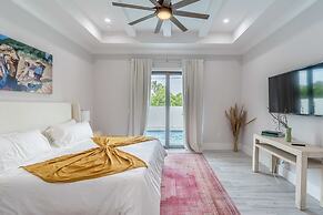 Sparkling new Vanderbilt Beach Luxury Escape