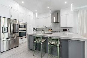 Sparkling new Vanderbilt Beach Luxury Escape