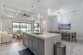 Sparkling new Vanderbilt Beach Luxury Escape