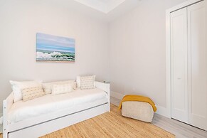 Sparkling new Vanderbilt Beach Luxury Escape
