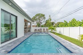 Sparkling new Vanderbilt Beach Luxury Escape