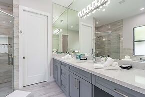 Sparkling new Vanderbilt Beach Luxury Escape