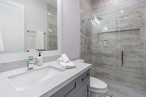 Sparkling new Vanderbilt Beach Luxury Escape