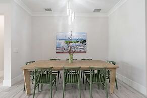 Sparkling new Vanderbilt Beach Luxury Escape