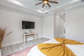 Sparkling new Vanderbilt Beach Luxury Escape
