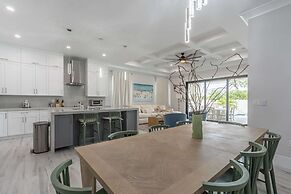 Sparkling new Vanderbilt Beach Luxury Escape