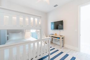Sparkling new Vanderbilt Beach Luxury Escape