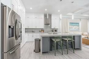 Sparkling new Vanderbilt Beach Luxury Escape