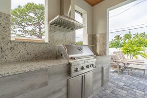 Sparkling new Vanderbilt Beach Luxury Escape