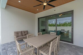 Sparkling new Vanderbilt Beach Luxury Escape