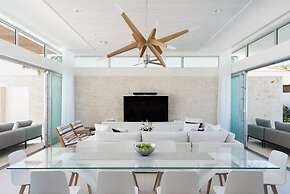 Private Oceanfront Luxury Infinity Pool Slide