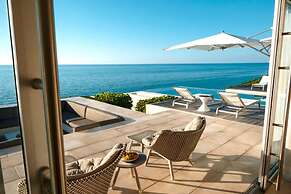 Private Oceanfront Luxury Infinity Pool Slide