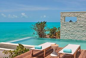 Private Oceanfront Luxury Infinity Pool Slide