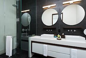 Private Oceanfront Luxury Infinity Pool Slide