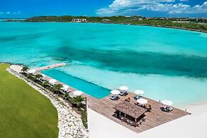 Oceanfront Luxury Villa Infinity Pool w Slide