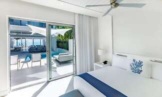 Oceanfront Luxury Villa Infinity Pool w Slide