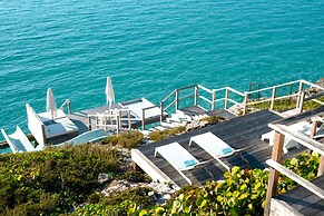 Oceanfront Luxury Villa Infinity Pool w Slide