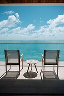 Oceanfront Luxury Villa Infinity Pool w Slide