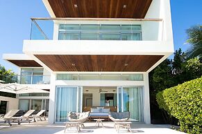 Oceanfront Luxury Villa Infinity Pool w Slide