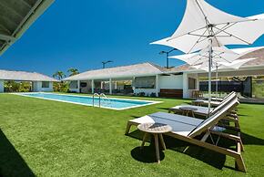 Oceanfront Luxury Villa Infinity Plunge Pools