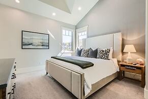 Old Town Ski-in Out Hot Tub Walk to Main St