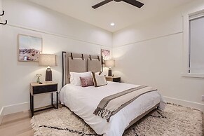 Old Town Ski-in Out Hot Tub Walk to Main St