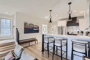 Old Town Ski-in Out Hot Tub Walk to Main St