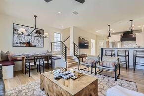 Old Town Ski-in Out Hot Tub Walk to Main St