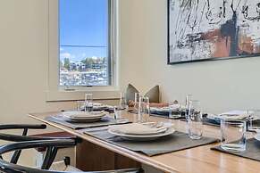 Old Town Ski-in Out Hot Tub Walk to Main St